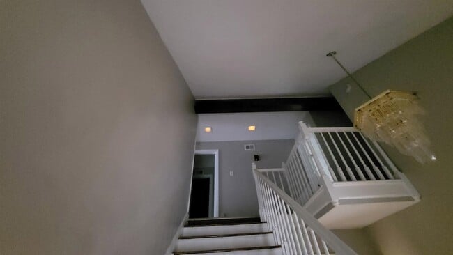 Building Photo - 5195 Wren Cove
