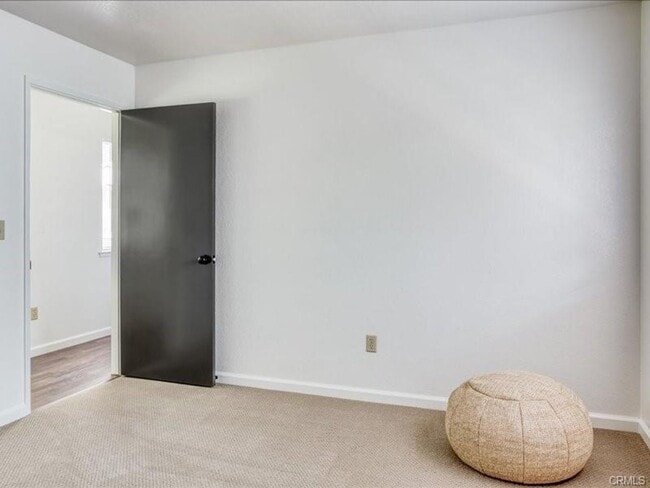 Building Photo - Spacious 3-Bedroom by Meadow Park with Lar...