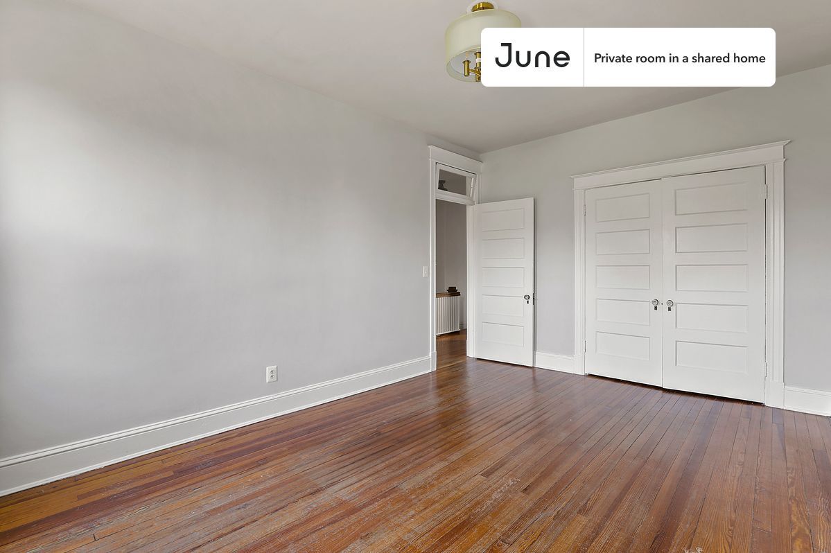 Building Photo - Room in Shared 4 bed/2 bath home