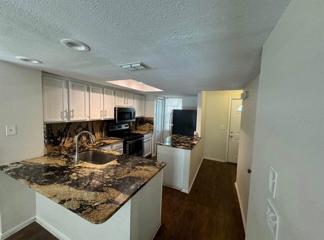 Building Photo - 8532 J R Manor Dr
