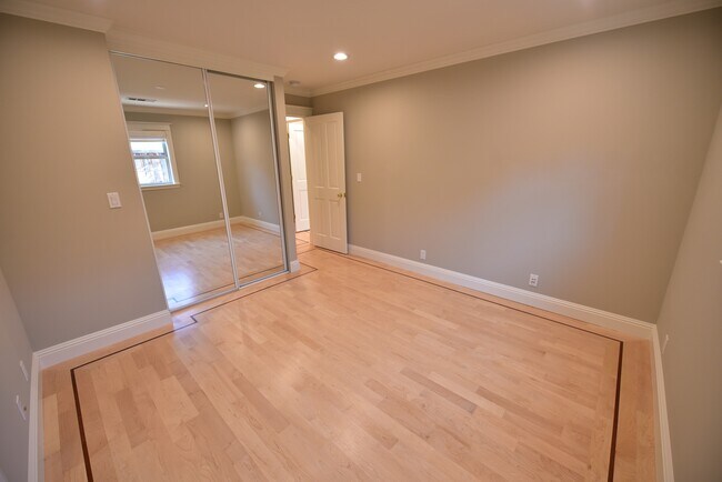 Guest BR with mirror closet sliding doors - 1287 Westwood St