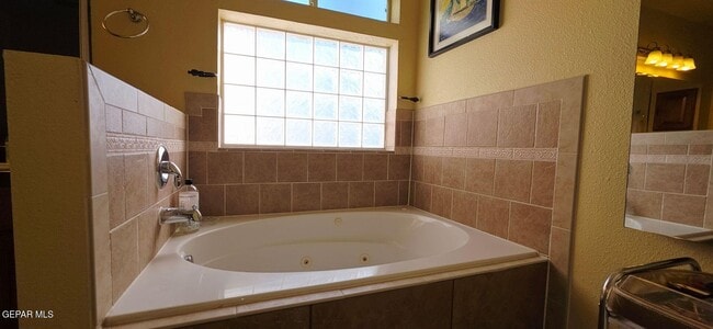 Building Photo - 6360 Franklin Gate Dr