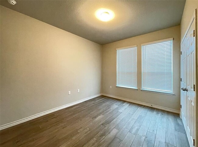 Building Photo - 1603 Denesa Dr