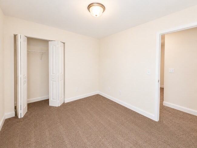 Building Photo - 52 Cane Hill Dr