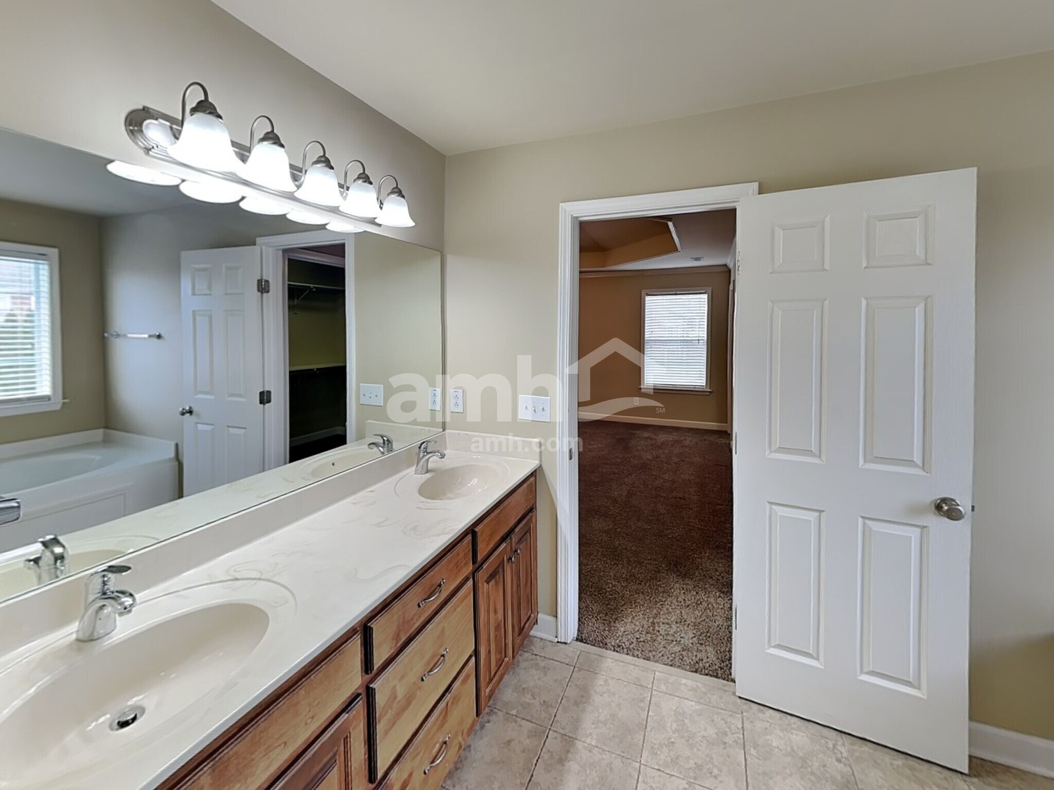 Building Photo - 2087 Lequire Ln