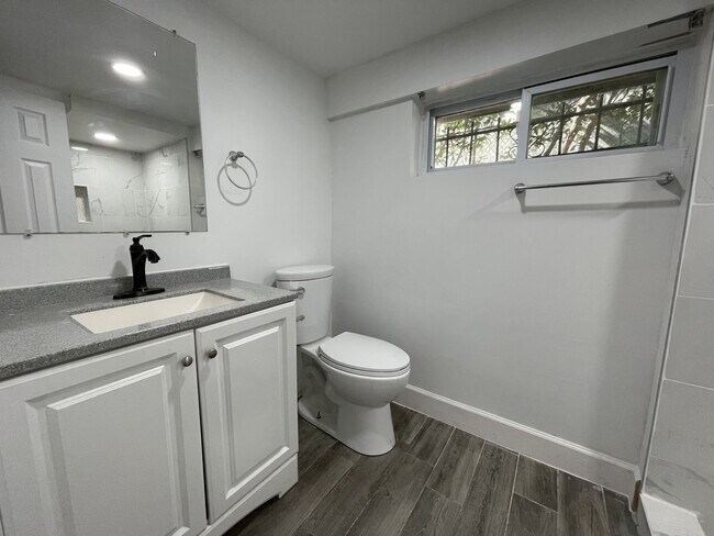 Building Photo - 5920 Chillum Plz NE