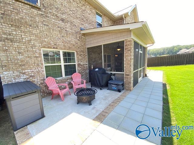 Building Photo - 2112 S Meadows Dr