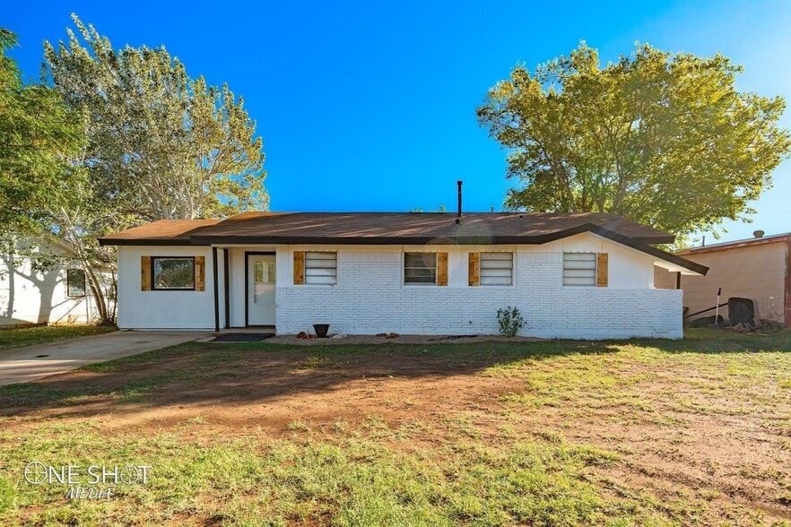 Building Photo - 525 N Bowie Dr