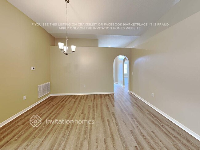 Building Photo - 510 Snail Kite Ave