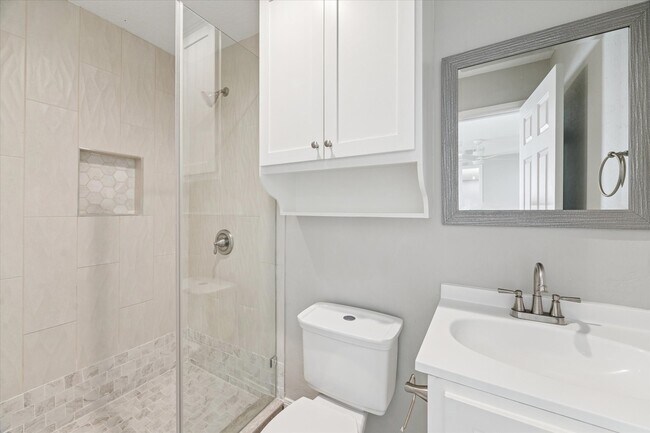 Building Photo - 2511 Nelwood Dr