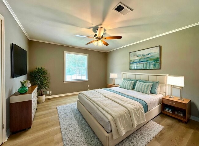 Building Photo - Available Now! 3/2 House for Rent!