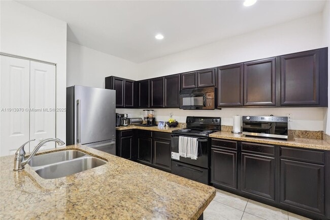 Building Photo - 24313 SW 115 Ct