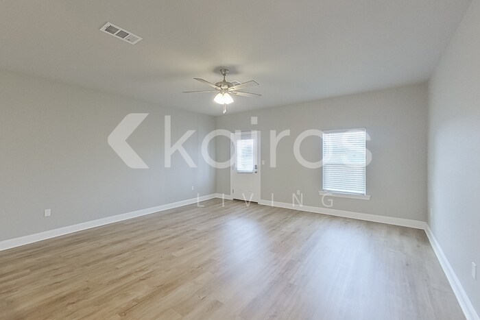 Building Photo - 13785 Willowmore Dr