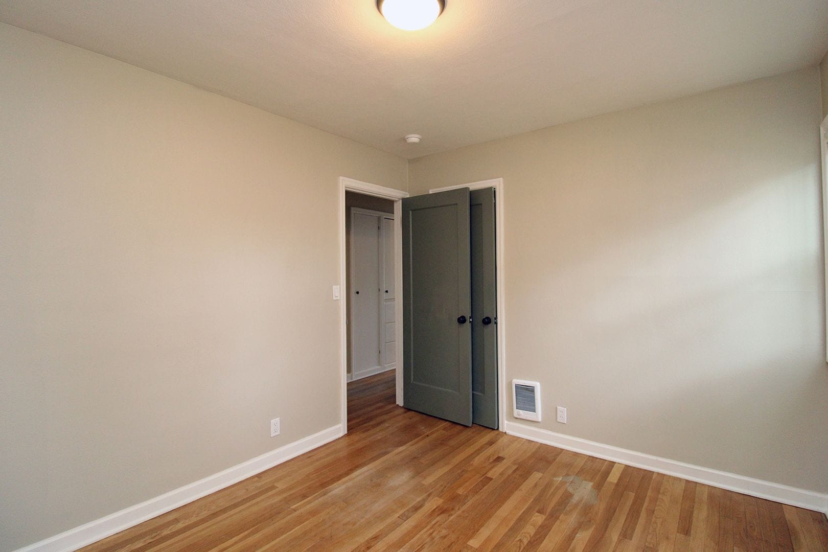 Building Photo - 7805 SE Flavel St