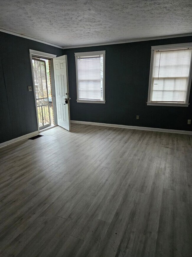 Building Photo - 2218 Palmetto St