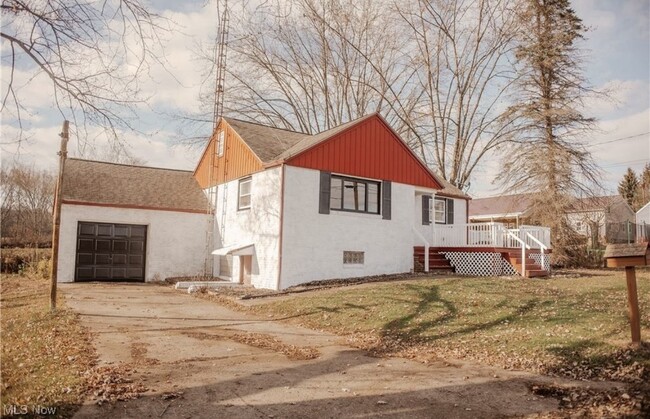 Building Photo - 1527 Johns Ave SE