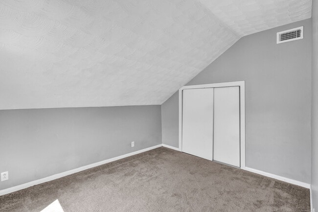 Building Photo - 10 Cemetery Ave