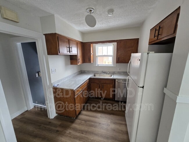 Building Photo - 15602 Delrey Ave