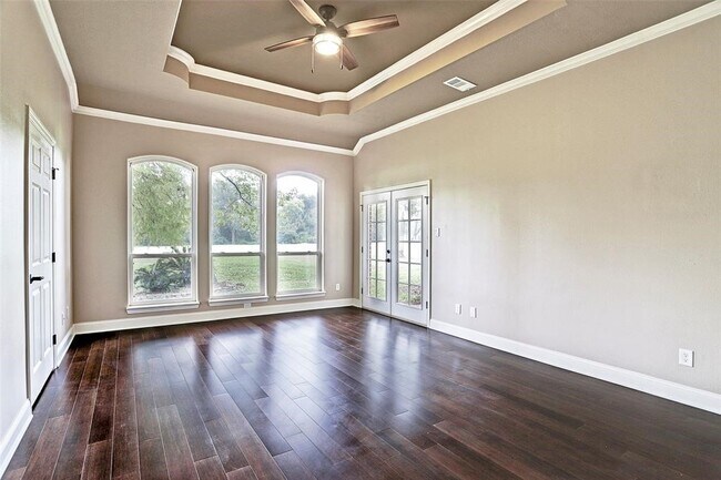 Building Photo - 16006 Piney Links