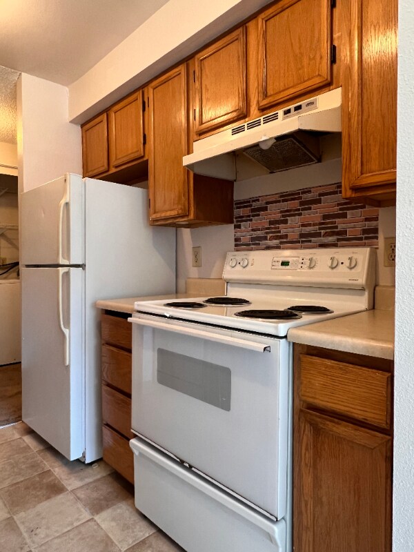 Building Photo - 10522 Lake City Way NE