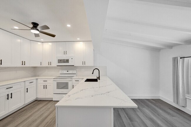 Building Photo - 1738 NE 52nd St