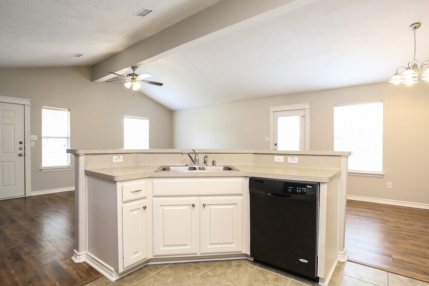 Building Photo - 4723 Comal River Loop