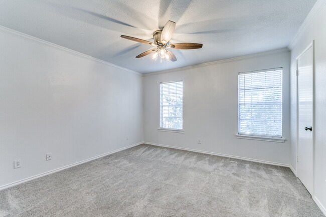 Building Photo - 2815 Welborn St