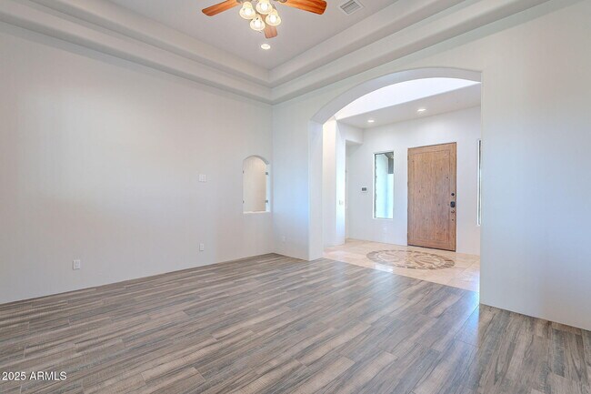 Building Photo - 7845 E Dynamite Blvd