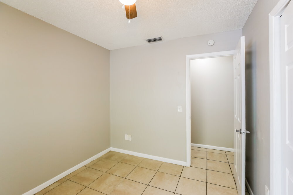 Building Photo - 933 Camellia Rd