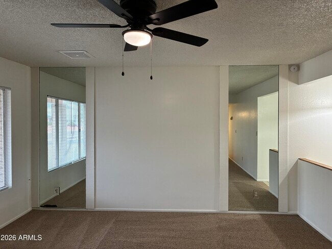 Building Photo - 4831 W Juniper Ave