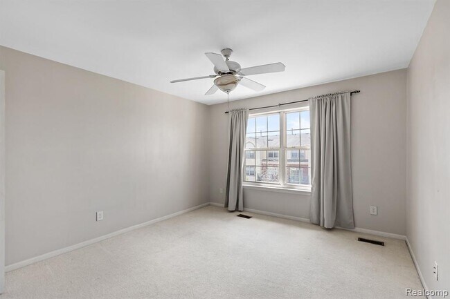 Building Photo - 3292 Newbury Pl