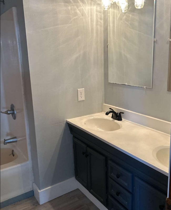 Building Photo - 512 Braddock St