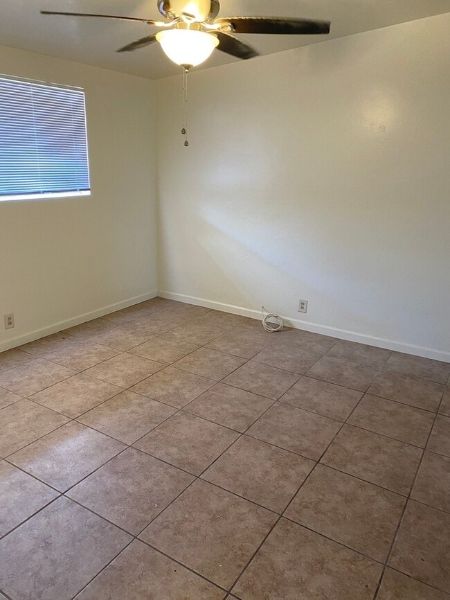 Building Photo - Townhome For Rent