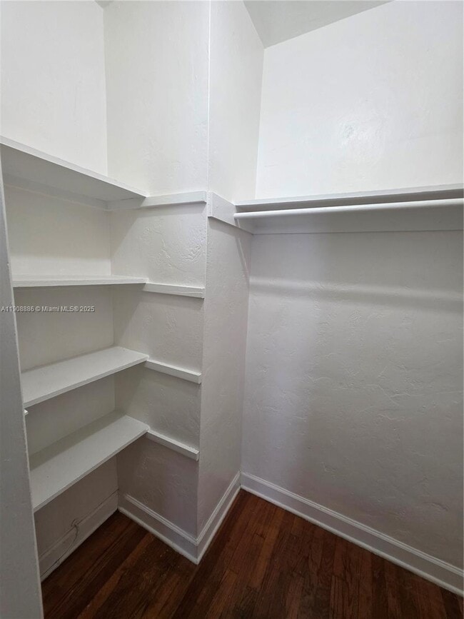 Building Photo - 8024 Harding Ave