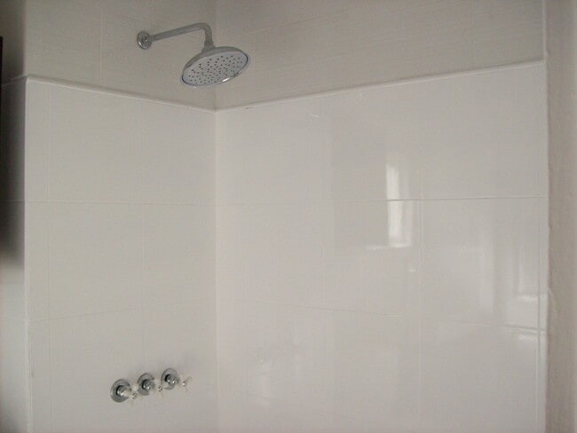 Tile Surround - 6105 Monterey Rd