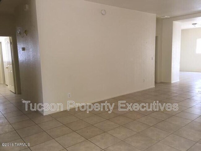 Building Photo - 5244 S Via Laguna Blanca