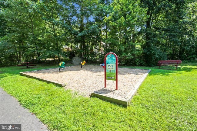 Building Photo - 5834 Waterdale Ct