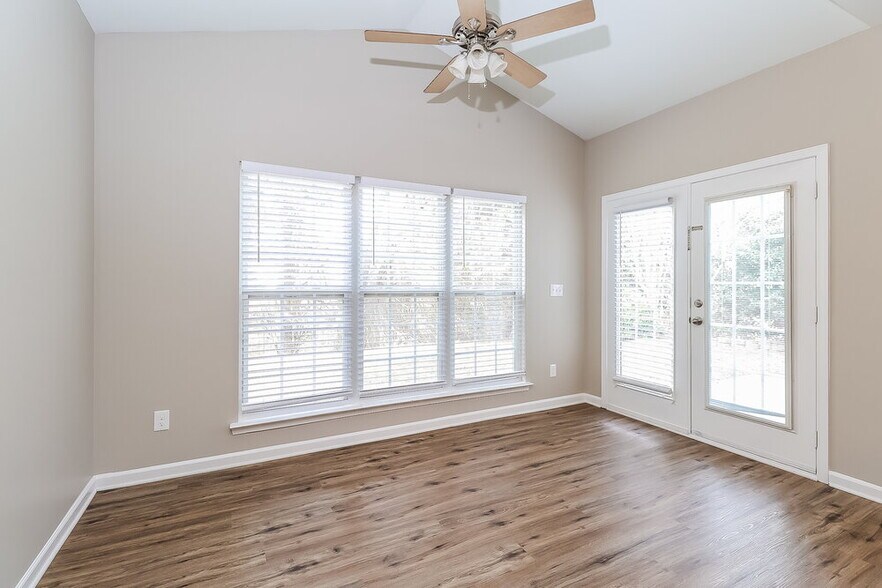 Building Photo - 13138 Planters Row Dr