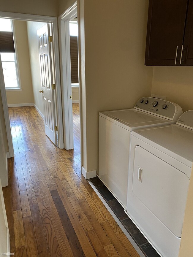 Building Photo - 2 br, 1 bath Apartment - 159 W Pearl St 202