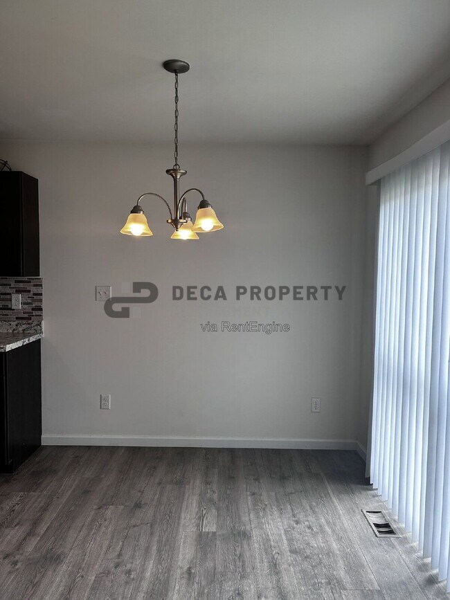 Building Photo - 288 Crestfield Ct