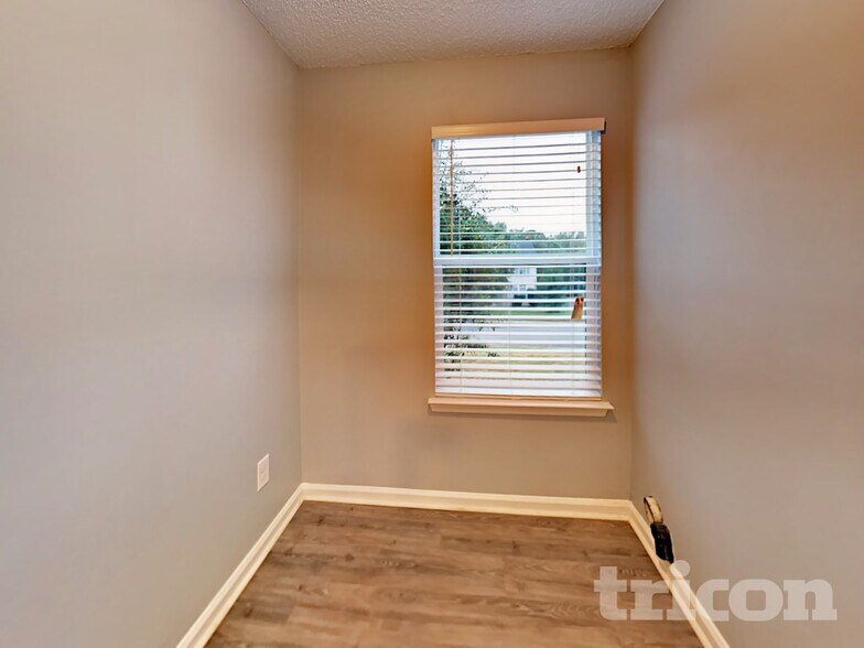 Building Photo - 2900 Silkstream Ln