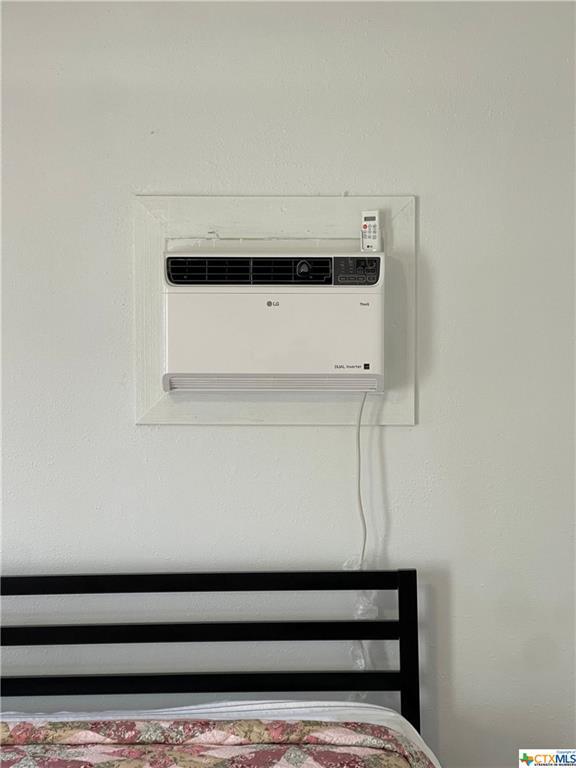 Building Photo - 358 Mobile Dr