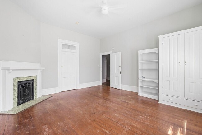 Building Photo - 320 E 31st St