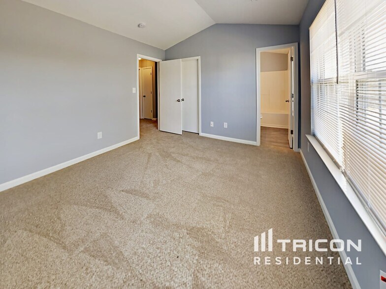 Building Photo - 9612 Aventide Ln