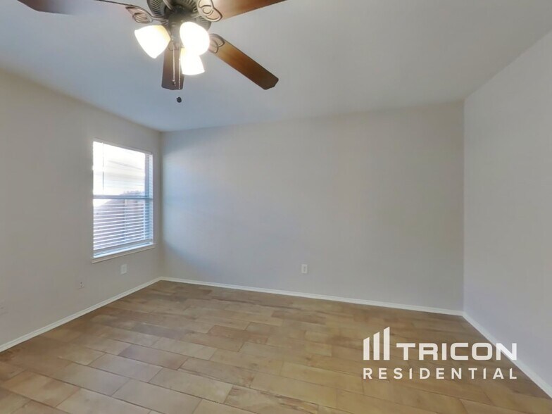 Building Photo - 22823 Sugar Bear Dr