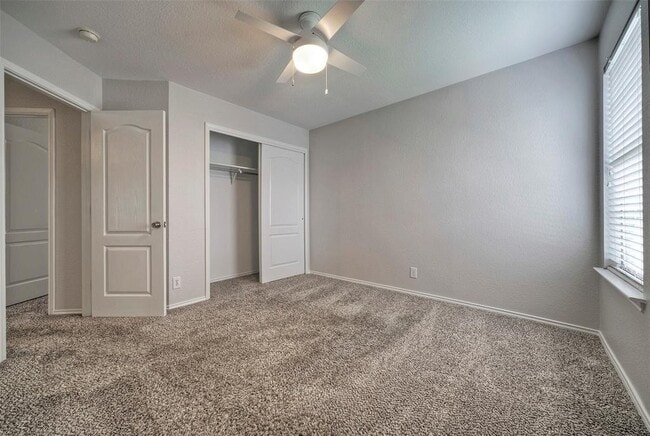 Building Photo - 140 Plum Path