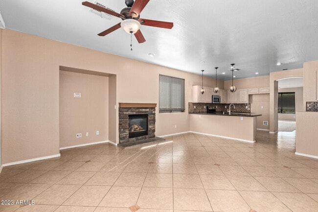 Building Photo - 17554 W Cardinal Dr