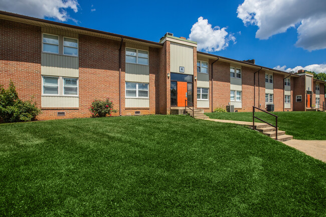 Building Photo - Bristol Square Apartments