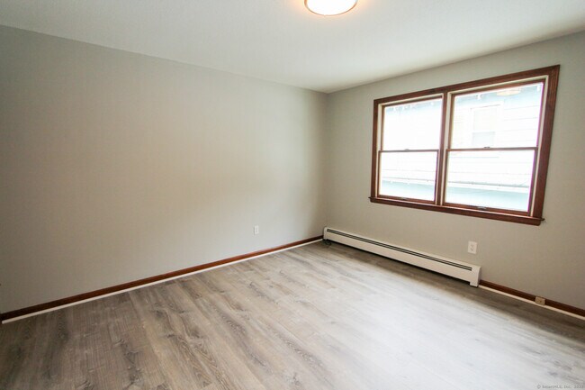 Building Photo - 17 Pinehurst Ave