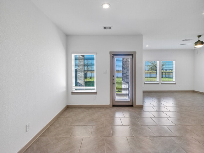 Building Photo - 28939 Yachting Pt Ct